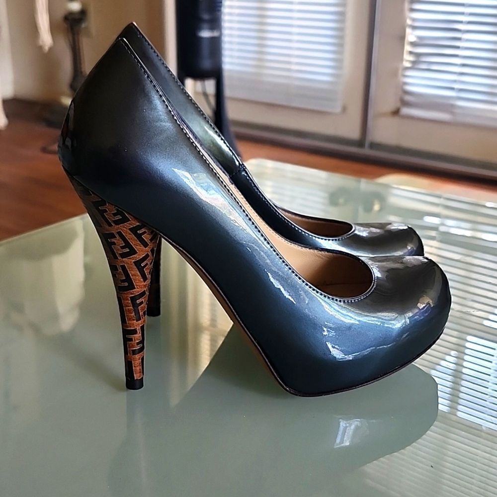 Fendi Blue Patent Leather Zucca Quiet Luxury Corpcore Heels Size 35 Like New